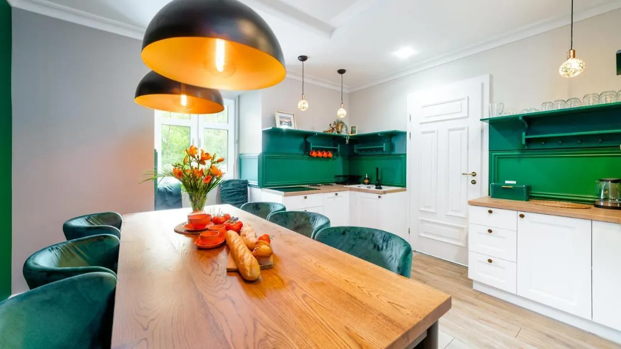 Hello Apartamenty Deptak - Royal Green Polska